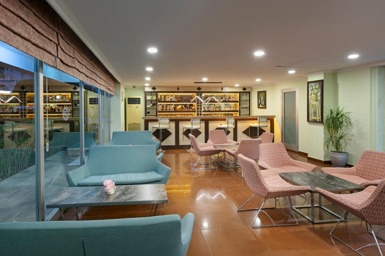 Otel Lara Dinc