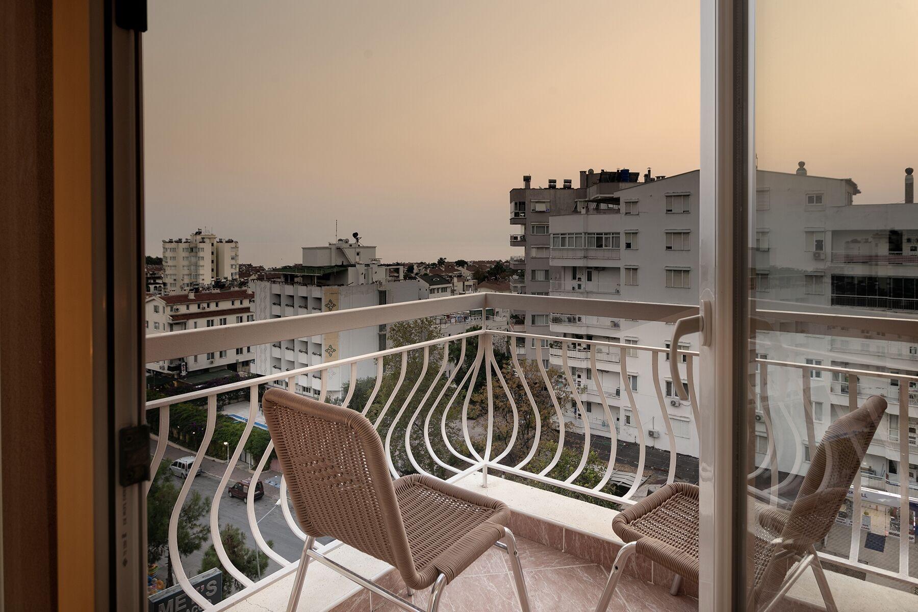 Lara Dinc Otel