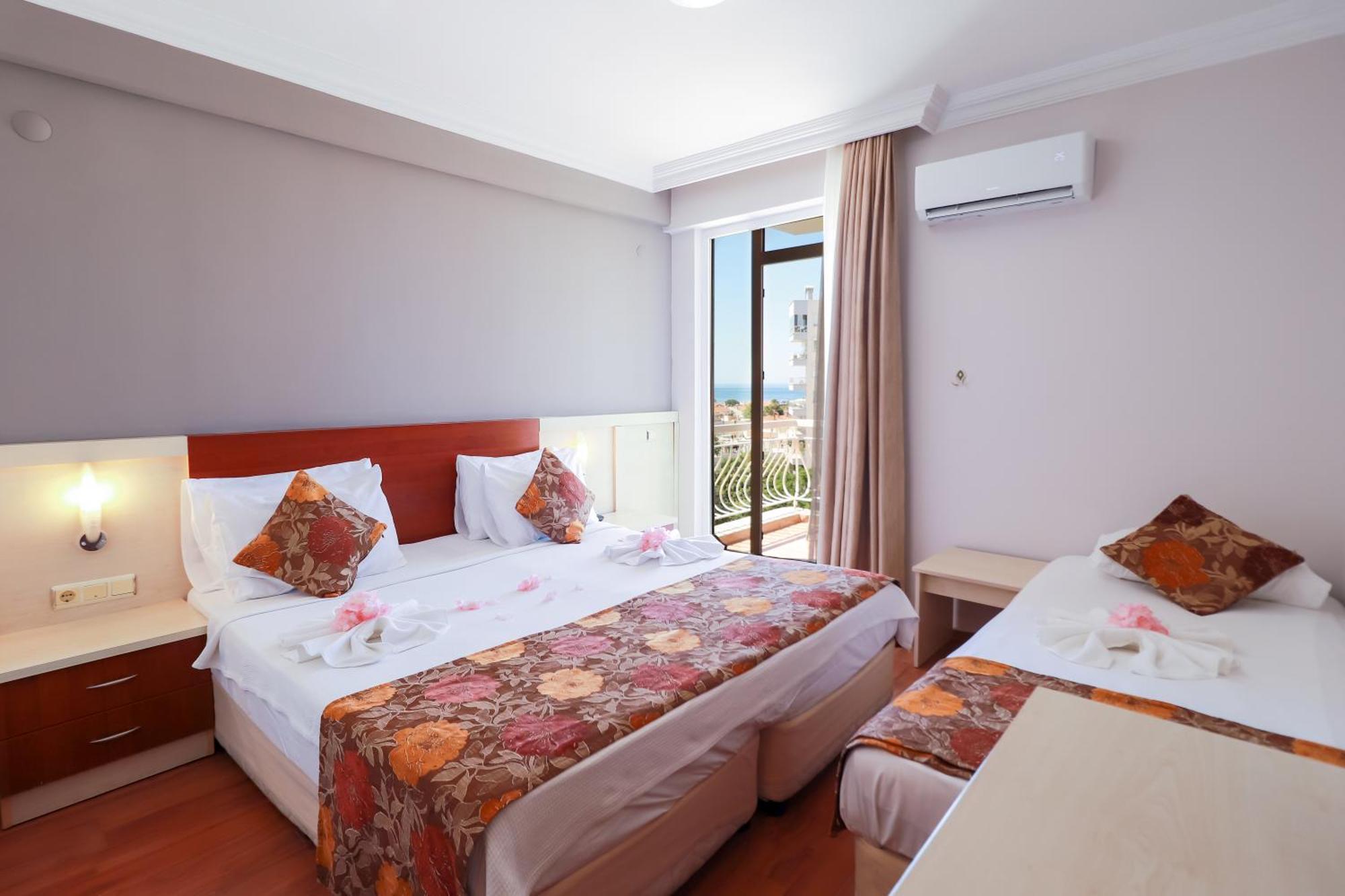Lara Dinc Otel