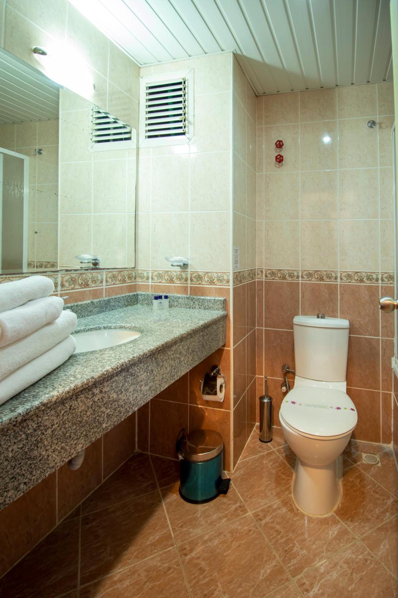 Lara Dinc Otel Antalya