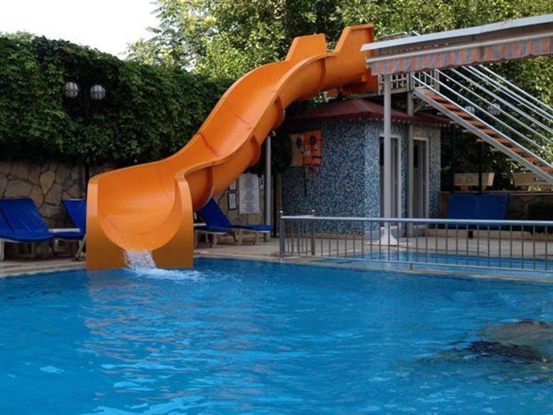 Lara Dinc Otel 3*